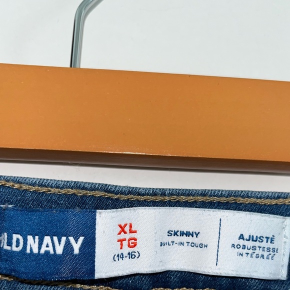 Old Navy Pull On Skinny Jeans - Picture 3 of 3